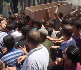 بالصور: غزة تودع كوكبة جديدة من الشهداء في اليوم الثاني من العدوان على القطاع