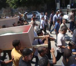 بالصور: غزة تودع كوكبة جديدة من الشهداء في اليوم الثاني من العدوان على القطاع