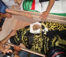 بالصور: غزة تودع كوكبة جديدة من الشهداء في اليوم الثاني من العدوان على القطاع