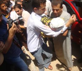 بالصور: غزة تودع كوكبة جديدة من الشهداء في اليوم الثاني من العدوان على القطاع