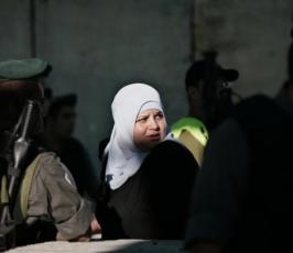 رغم المضايقات والحواجز آلاف المصلين يؤدون صلاة الجمعة بالقدس