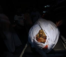 بالصور: شهيد وعدة جرحى بقصف غادر على مدينة خانيونس