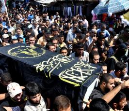 بالصور: سرايا القدس تزف إلى الحور العين شهيدها القائد رماح الحسنى من مدينة غزة