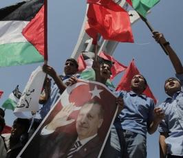 بالصور: مسيرة لأطفال غزة تحية لأردوغان  ومواقفه الوطنية من القضية الفلسطينية