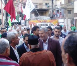 بالصور: القيادى بحركة الجهاد خالد البطش خلال جولة له في مخيم شاتيلا 