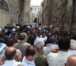 بالصور: مواجهات بين شبان فلسطينيين بالقدس ورام الله مع قوات الإحتلال