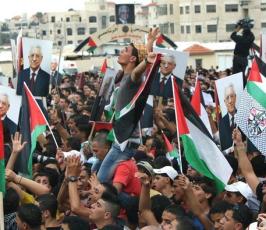 بالصور: الفلسطينيون يستقبلون رئيس السلطة الوطنية محمود عباس بعد عودته من واشنطن