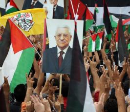 بالصور: الفلسطينيون يستقبلون رئيس السلطة الوطنية محمود عباس بعد عودته من واشنطن