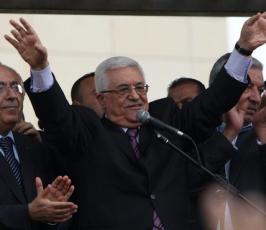 بالصور: الفلسطينيون يستقبلون رئيس السلطة الوطنية محمود عباس بعد عودته من واشنطن