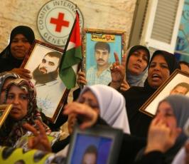بالصور: إعتصام أهالى الأسرى مع أبنائهم بالسجون الإسرائلية