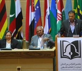 بالصور: الرئيس نجاد يكرم عوائل شهداء الأنتفاضة فى ختام مؤتمر الإنتفاضة