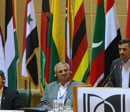 بالصور: الرئيس نجاد يكرم عوائل شهداء الأنتفاضة فى ختام مؤتمر الإنتفاضة