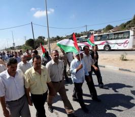 بالصور: مسيرات لأهالى الأسرى دعماً لأبنائهم بسجون الإحتلال بمدينة غزة