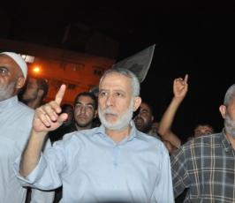 بالصور: الألاف من أنصار الجهاد يشاركون بمسيرة تضامنية مع الأسرى بسجون الإحتلال بغزة