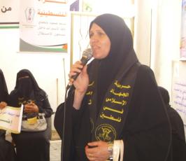 بالصور: العمل النسائي بالمنطقة الوسطى ينظم وقفة تضامنية مع الاسرى المضربين عن الطعام
