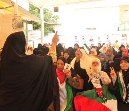 بالصور: دائرة العمل النسائي تواصل فعالياتها التضامنية مع الأسرى في سجون الاحتلال