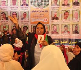 بالصور: دائرة العمل النسائي تواصل فعالياتها التضامنية مع الأسرى في سجون الاحتلال