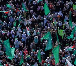 بالصور: الدفعة الثانية من مهرجان وفاء الأحرار بساحة الكتيبة بغزة
