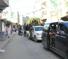 بالصور: حركة الجهاد وسرايا القدس تزور الأسرى المحررين بالمنطة الوسطى