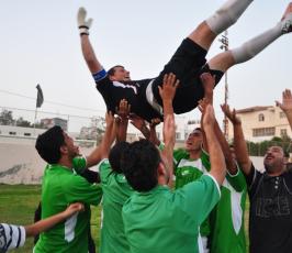 بالصور: الأسيران المحرران خالد الجعيدي والخواجا يفتتحان مباراة على شرف ذكرى الشقاقي