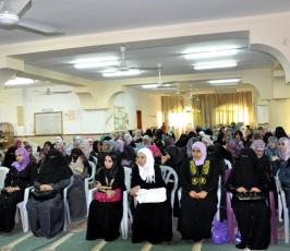 بالصور: الرابطة الإسلامية تكرم الطالبات الفائزات في  المسابقة الثقافية بذكرى استشهاد الدكتورالشقاقي