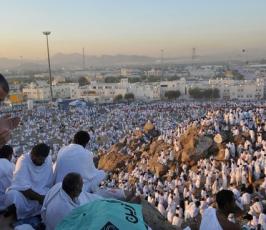بالصور: أكثر من مليوني مسلم يتوافدون على جبل عرفات لأداء فريضة الحج