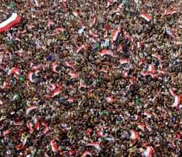 بالصور.. أحداث ميدان التحرير بين المتظاهرين وقوى الأمن