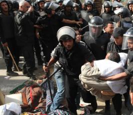 بالصور.. أحداث ميدان التحرير بين المتظاهرين وقوى الأمن