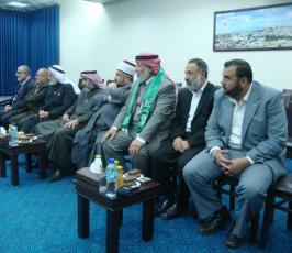 بالصور: رئيس حكومة غزة يستقبل وفد رابطة علماء أهل السنة قبل مغادرتهم القطاع في مجلس الوزراء بغزة
