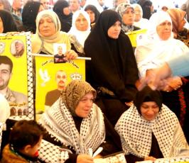 بالصور: الإعتصام الإسبوعى لأهالى الأسرى بالصليب الأحمر بغزة