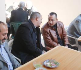 بالصور: عائلة الشهداء « ابو شريعة  » الحساينة تكرم الأسرى المحررين بعد عودتهم من الحج
