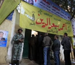 بالصور.. المصريون في اليوم الاول لانتخابات مجلس الشعب