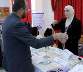 بالصور: معرض لمنتجات المؤسسات الاهلية بقطاع غزة