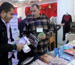بالصور: معرض لمنتجات المؤسسات الاهلية بقطاع غزة