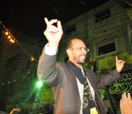 بالصور: مفجر ثورة السكاكين يدخل قفص الزوجية