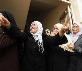 بالصور.. غزة تودع الشهيدين البطش اللذين ارتقيا اليوم جراء القصف الصهيوني