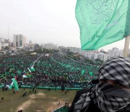 بالصور: حماس تحي ذكرى انطلاقتها في ساحة الكتيبة بمدينة غزة