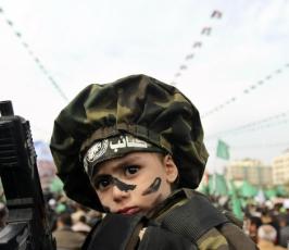 بالصور: حماس تحي ذكرى انطلاقتها في ساحة الكتيبة بمدينة غزة