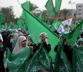 بالصور: حماس تحي ذكرى انطلاقتها في ساحة الكتيبة بمدينة غزة