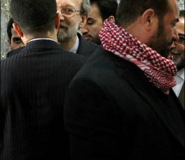 بالصور.. ايران تستقبل وزير داخلية غزة وأسرى محررين