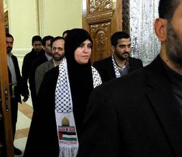 بالصور.. ايران تستقبل وزير داخلية غزة وأسرى محررين