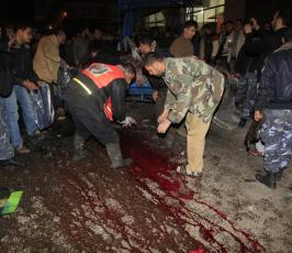 بالصور: طائرات الأحتلال تقصف عدة أهداف بغزة وتوقع شهيد و11 اصابة