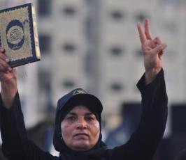 خنساوات الشعب الفلسطينى وأبنائهم يشاركون بمهرجان الانطلاقة الجهادية