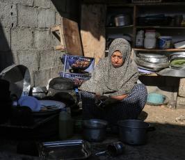  سكان منطقة نهر البارد فى جنوب القطاع ‫(38732302)‬ ‫‬