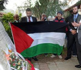 بالصور .. هنية يزور مقبرة شهداء فلسطين بمدينة حمام الشط في تونس