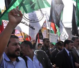 جنازة رمزية للأسير الترابي بغزة تطالب بوقف معاناة الأسرى المرضى