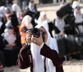صحفيات يزاحمن الصحفيين في التصوير بغزة