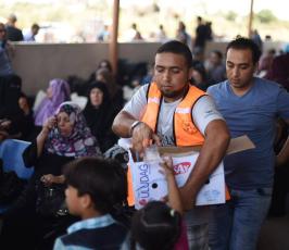 حملة  سقيا الماء  التى تنظمها الجهاد من معبر رفح البرى ‫(34669064)‬ ‫‬
