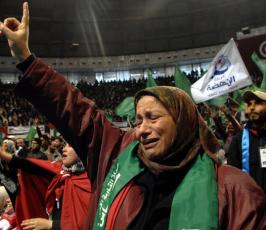 رئيس الوزراء الفلسطيني اسماعيل هنية يتحدث بكلمة أمام جمهور حاشد في تونس العاصمة