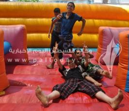 كاثرن أشتون تصل غزة وتتفقد المخيمات الصيفية للأونروا